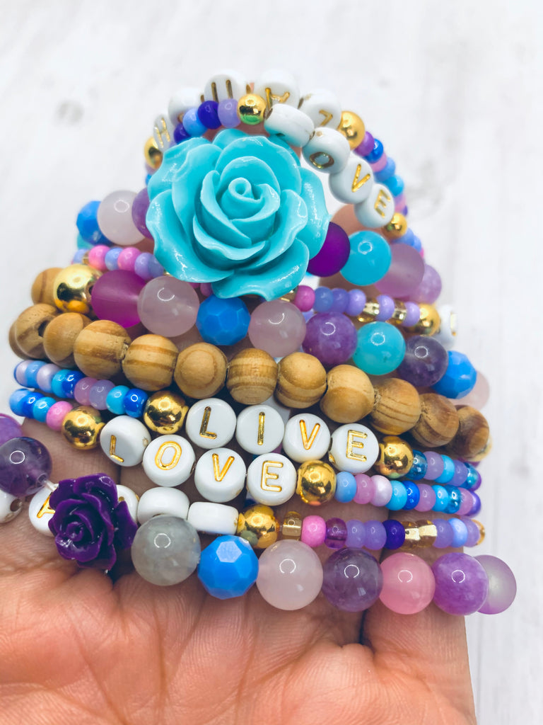 beeeeu live laugh and love gold white letting beads blue and purple bracelet set